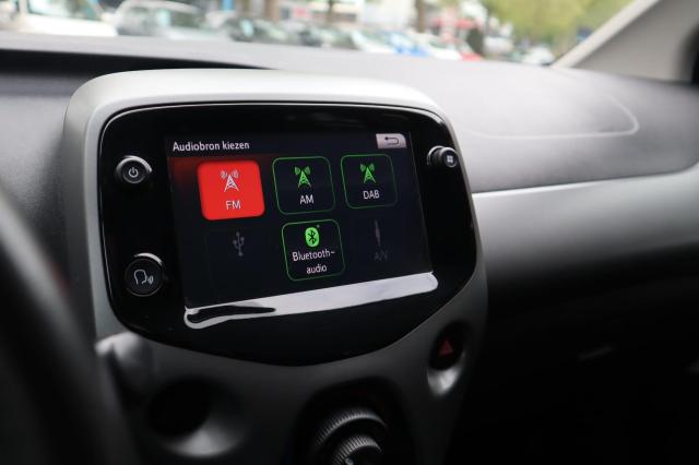 Toyota Aygo 1.0 VVT-i x-play Camera / Airco / DAB / CarPlay 