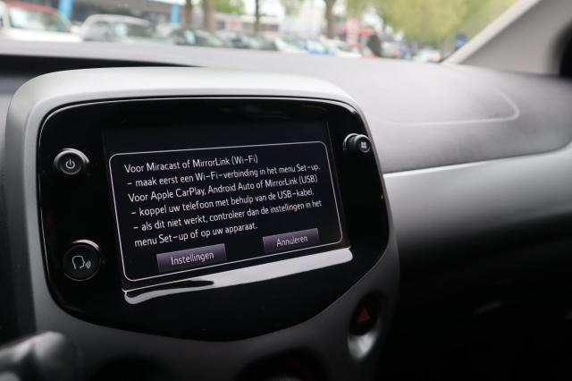 Toyota Aygo 1.0 VVT-i x-play Camera / Airco / DAB / CarPlay 