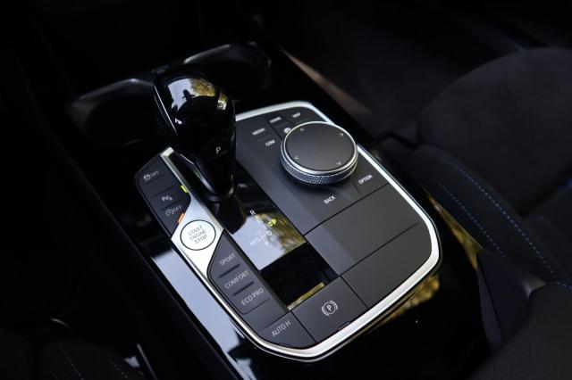 BMW 1-serie M135i xDrive High Executive Virtual / Climate / Camera / CarPlay / Harman Kardon / FABRIEKSGARANTIE TOT 25-09-2025 