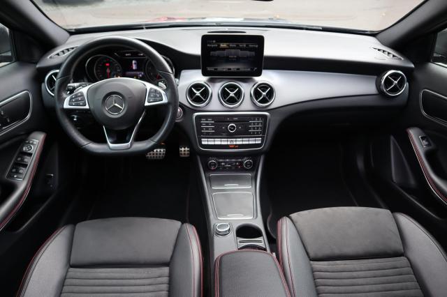 Mercedes-Benz GLA-klasse 250 Premium Plus AMG Styling Navi / Camera / Pano / Afn. Trekhaak 