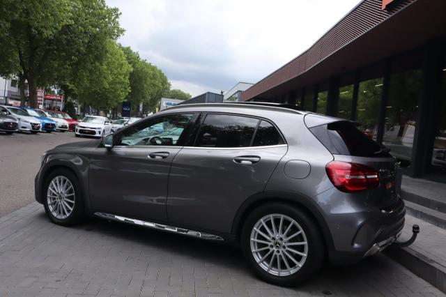 Mercedes-Benz GLA-klasse 250 Premium Plus AMG Styling Navi / Camera / Pano / Afn. Trekhaak 