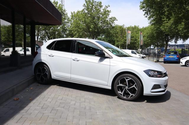 Volkswagen Polo 1.0 TSI Beats Edition Airco / CarPlay / Camera / Beats Audio / Parelmoer 